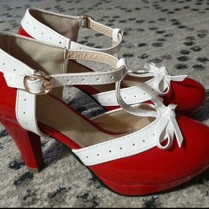 Vero Cuoio Red & White Patent Leather Platform Mary Jane Platform Heels Bow New